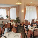 Отель Aries Леза