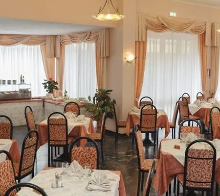 Szálloda Aries Lesa