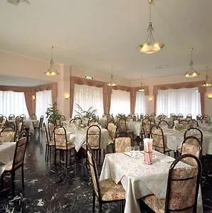 Hotel Aries Lesa