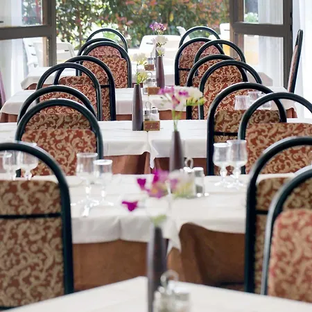 Aries Hotel 3*