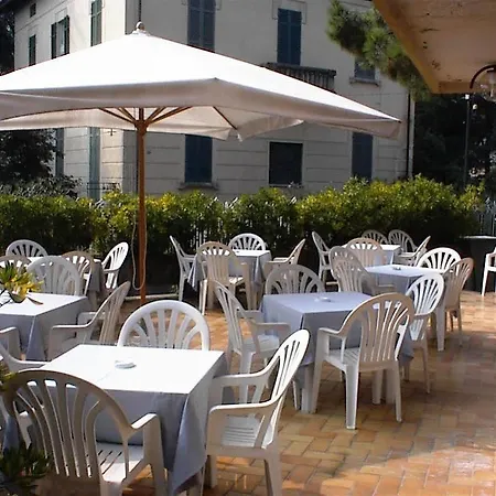 Hotel Aries Lesa
